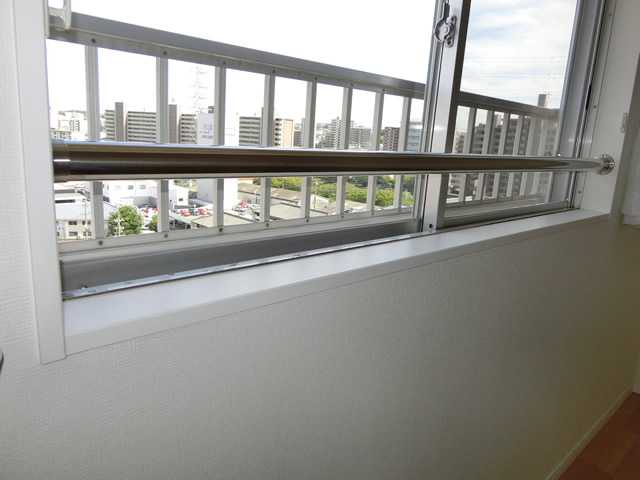 窓の転落防止柵取付工事　ステンレス手摺り　施工例　名古屋