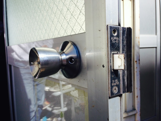 事務所の入口ドアの錠前取替工事　施工事例　名古屋市天白区