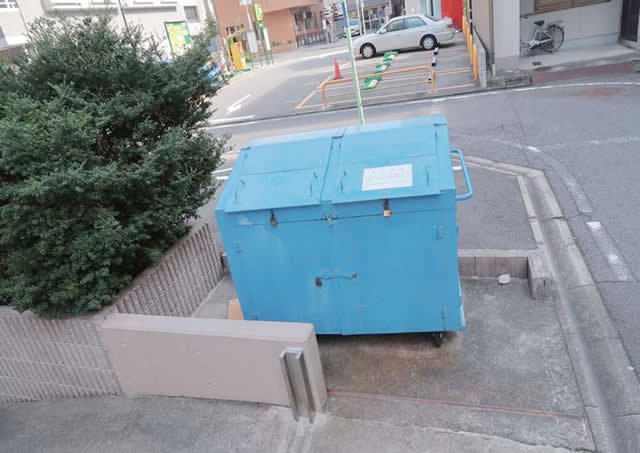 名古屋市中区　マンション　ゴミ置場　撤去・新設工事　施工前