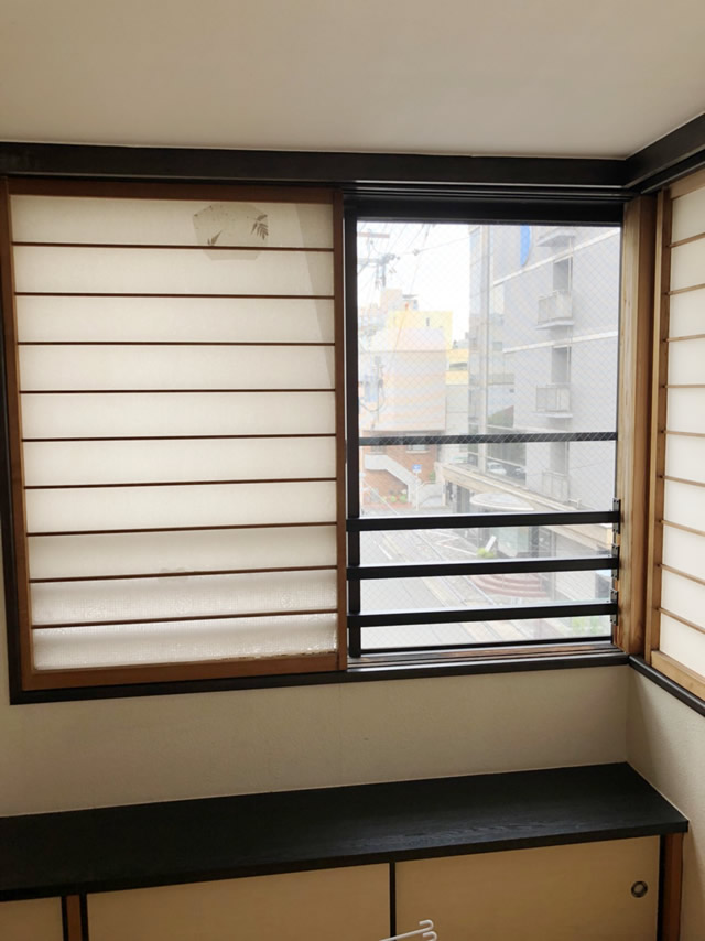 名古屋市西区　開き窓→引違い窓へ取替　手摺り取付　施工後