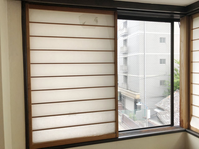 名古屋市西区　開き窓→引違い窓へ取替　手摺り取付　施工前