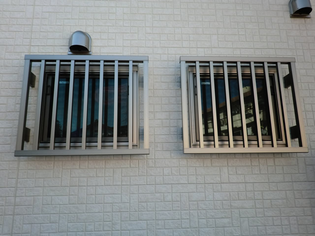 ＣＰ認定品　高強度面格子取付工事　窓の防犯対策　名古屋市
