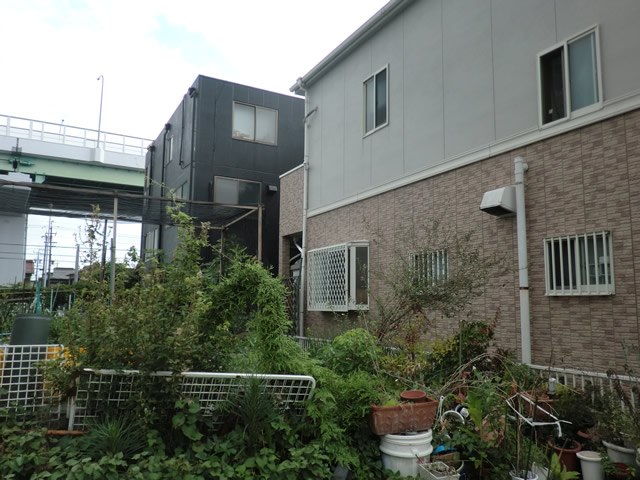 １階の窓の防犯対策　アルミ面格子取付工事　出窓にも面格子取付け可能　名古屋市