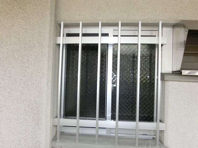 窓の防犯対策　アルミ面格子工事　名古屋市昭和区
